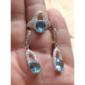 Гарнитур Серебряное Кольцо 15212 / Серебряные Серьги 25212