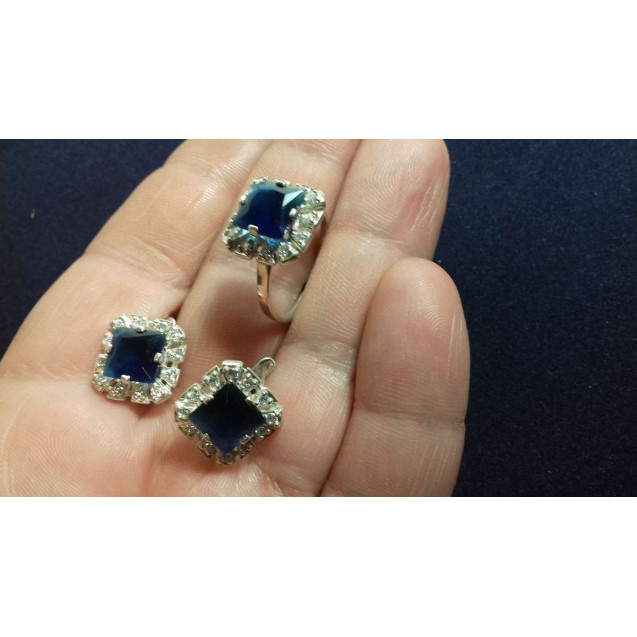 Гарнитур Серебряное Кольцо 15404 / Серебряные Серьги 25404