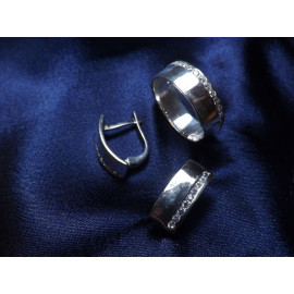 Гарнитур Серебряное Кольцо 15044 / Серебряные Серьги 25044