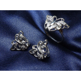 Гарнитур Серебряное Кольцо 15049 / Серебряные Серьги 25049