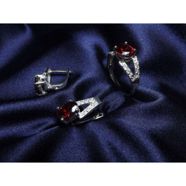 Гарнитур Серебряное Кольцо 15067 / Серебряные Серьги 25067